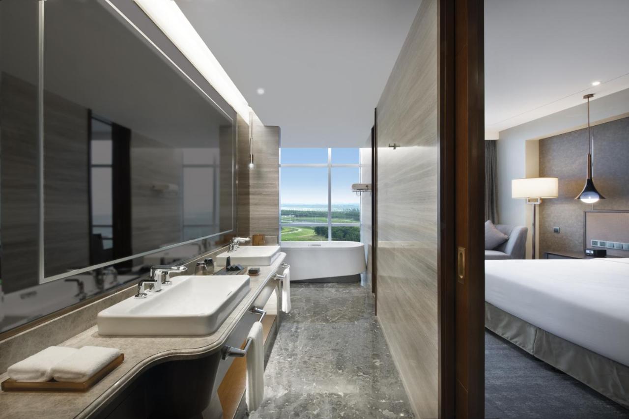 Grand Barony Qingdao Airport Hotel Eksteriør bilde